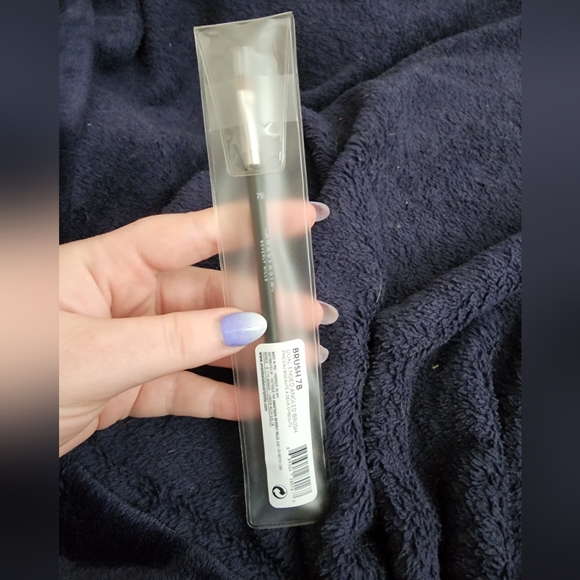 Anastasia Beverly Hills Brush 7B - Picture 3 of 3